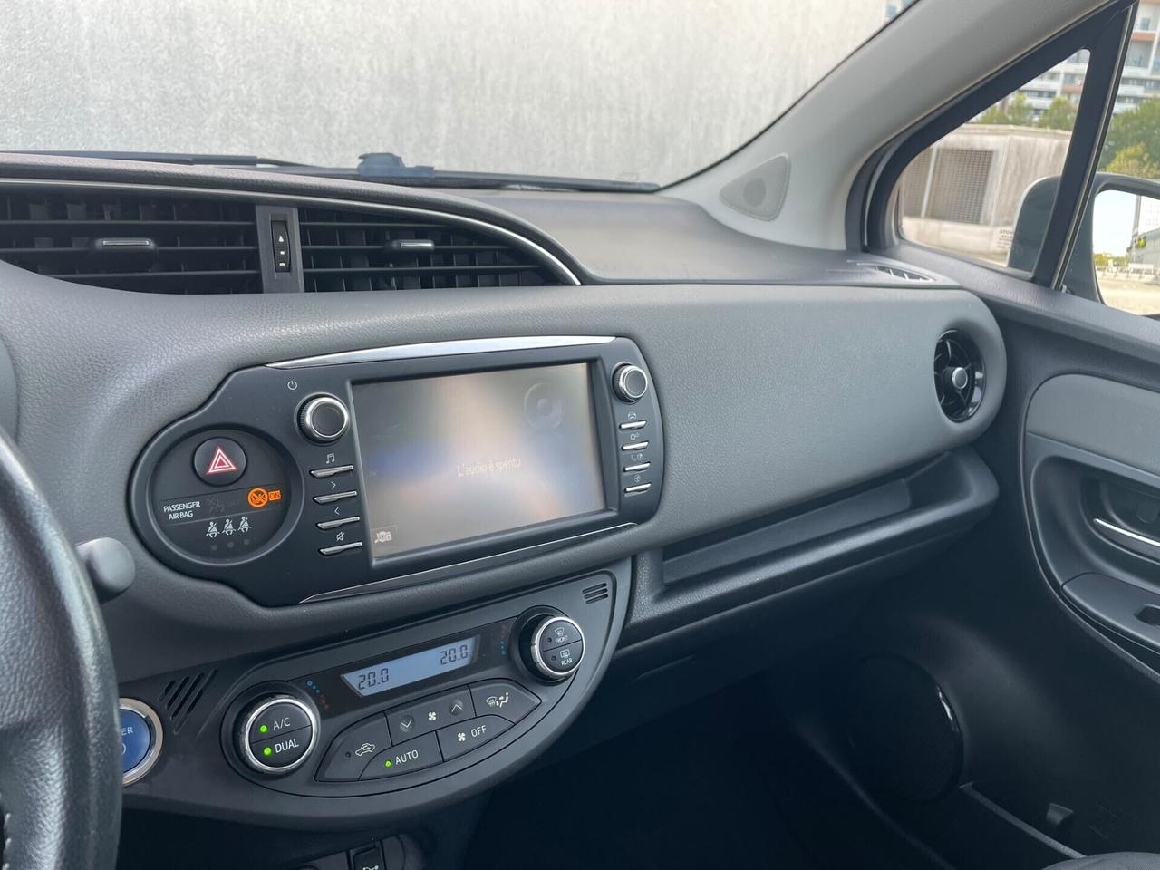 Toyota Yaris 1.5 Full Hybrid 5 porte Active 12 MESI GARANZIA