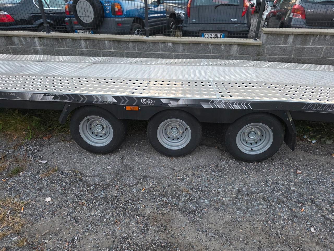 Carrello nuovo da immatricolare