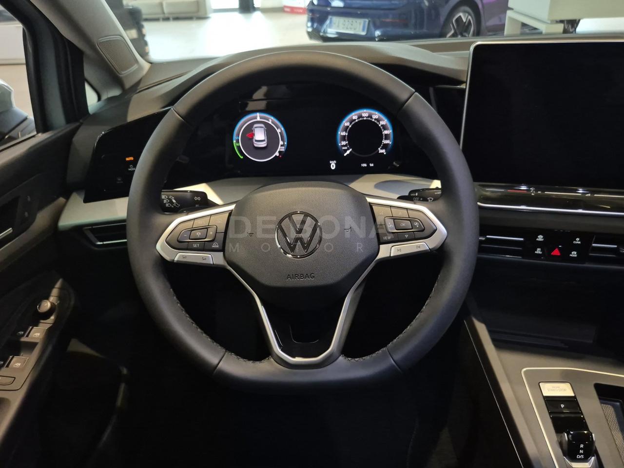 Volkswagen Golf 1.5 etsi life 115cv dsg
