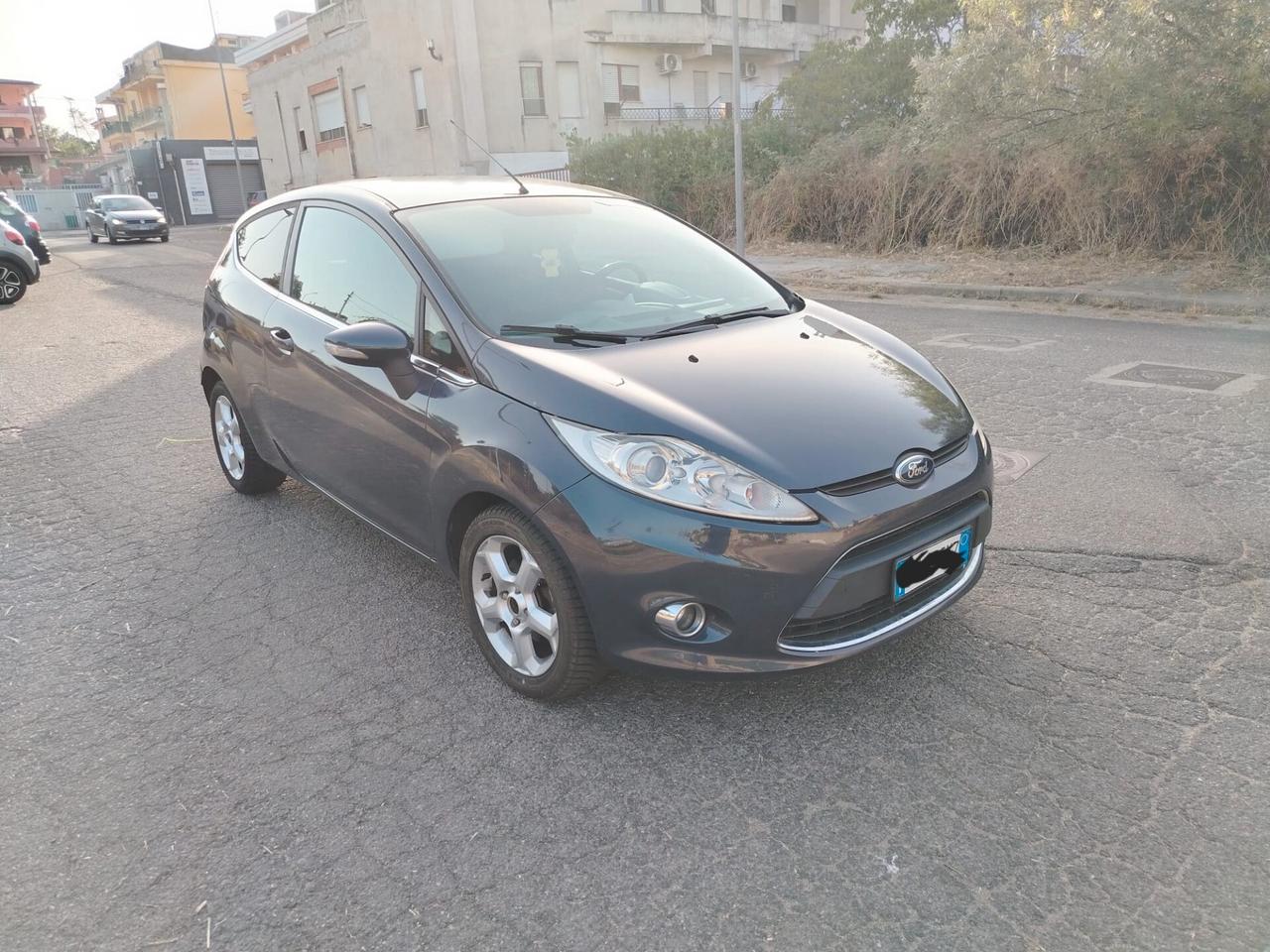 Ford Fiesta 1.4 TDCi 70CV 3 porte Titanium 2012