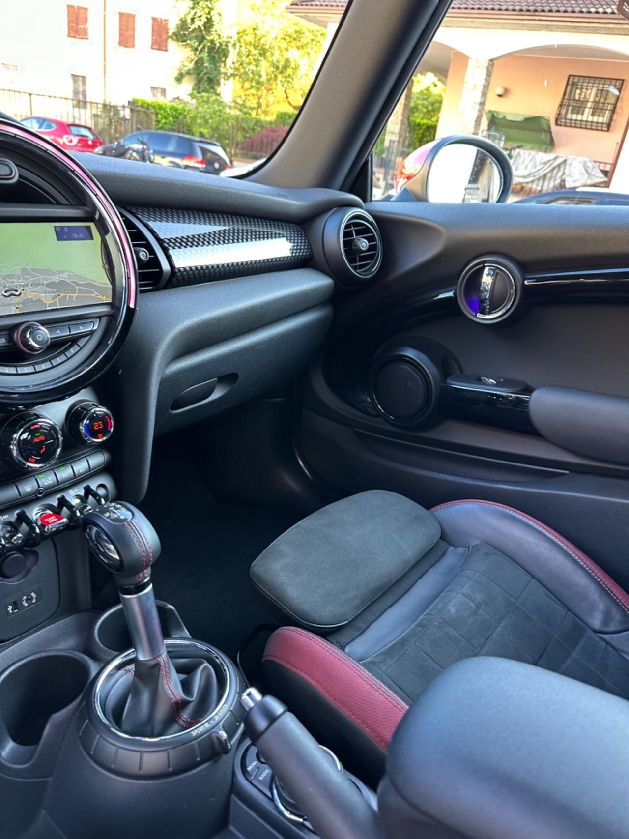 Mini COOPER JCW 233CV FULLOPT KMCERT UNICOPR