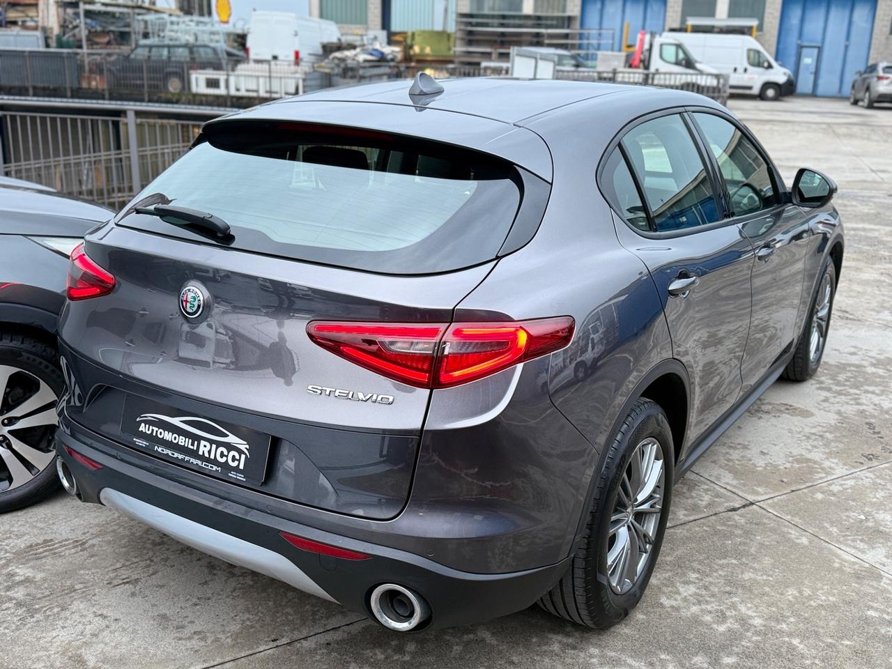 Alfa Romeo Stelvio 2.2 Turbodiesel 180 CV AT8 RWD Executive