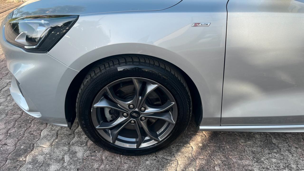 Ford Focus 1.0 EcoBoost Hybrid 125 CV SW ST-Line