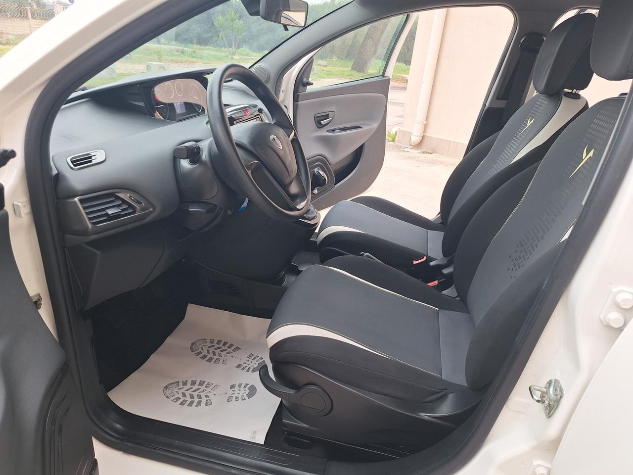 Lancia Ypsilon 1.2 5 porte Elefantino"PERFETTA"