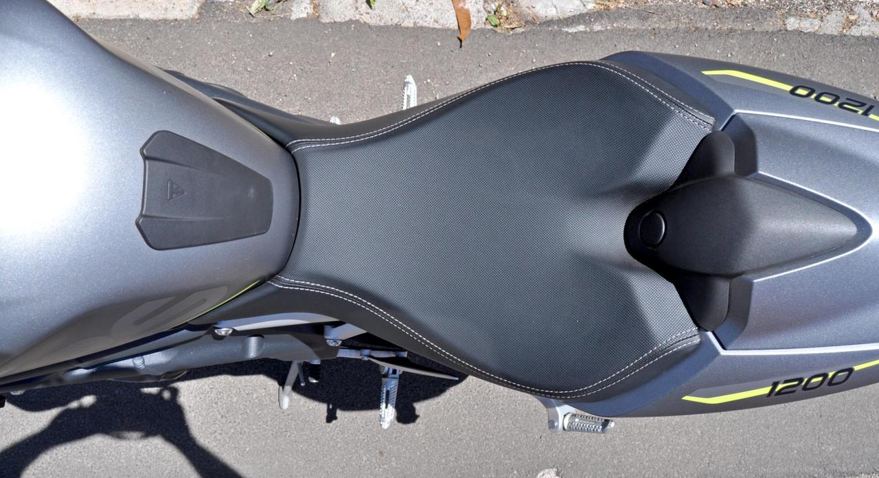 Triumph Speed Triple R 1200 rs