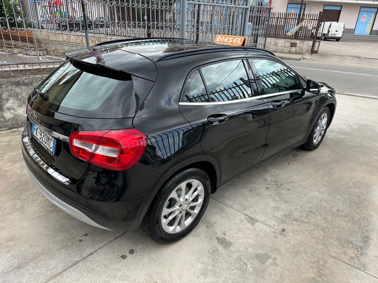 Mercedes-benz GLA 180 d Business
