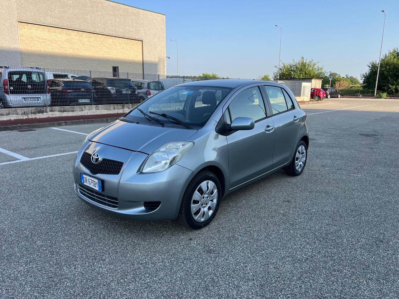 Toyota Yaris 1.0 5 porte Sol
