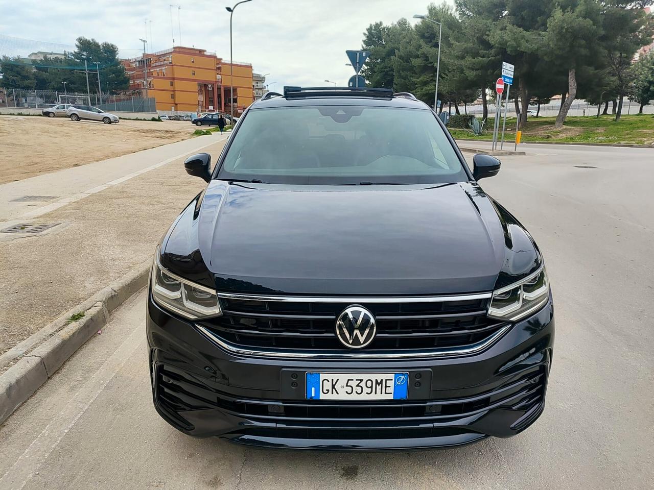 Volkswagen Tiguan 2.0 TDI 150 CV DSG R-Line TETTO APRIBILE