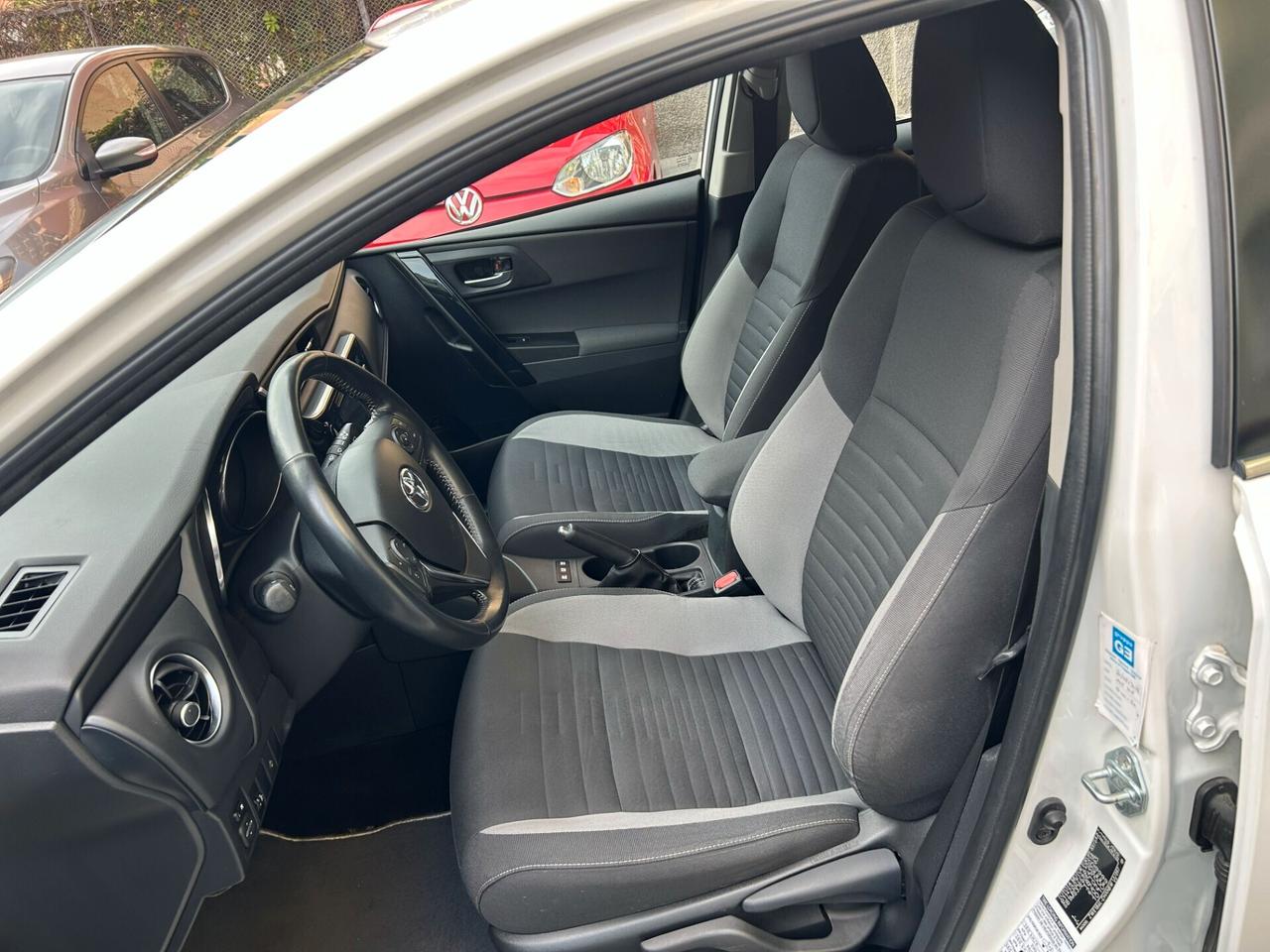 Toyota Auris 1.8 Hybrid Lounge GARANZIA TOYOTA