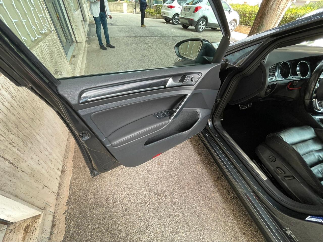 Volkswagen Golf 2.0 TDI DSG 5p. Highline BlueMotion Technology