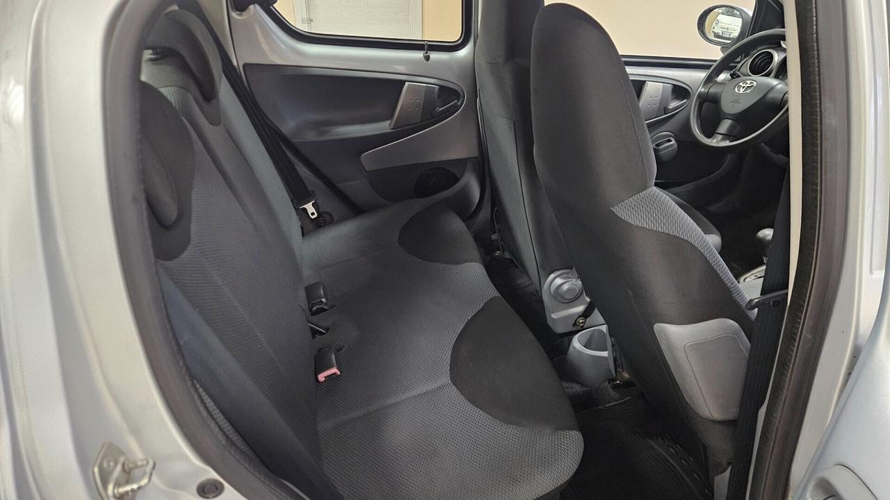 Toyota Aygo 1.0 12V VVT-i 5 porte Sol