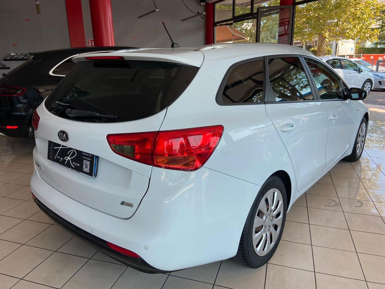 Kia Ceed cee'd 1.4 ECO GPL 5 porte Cool