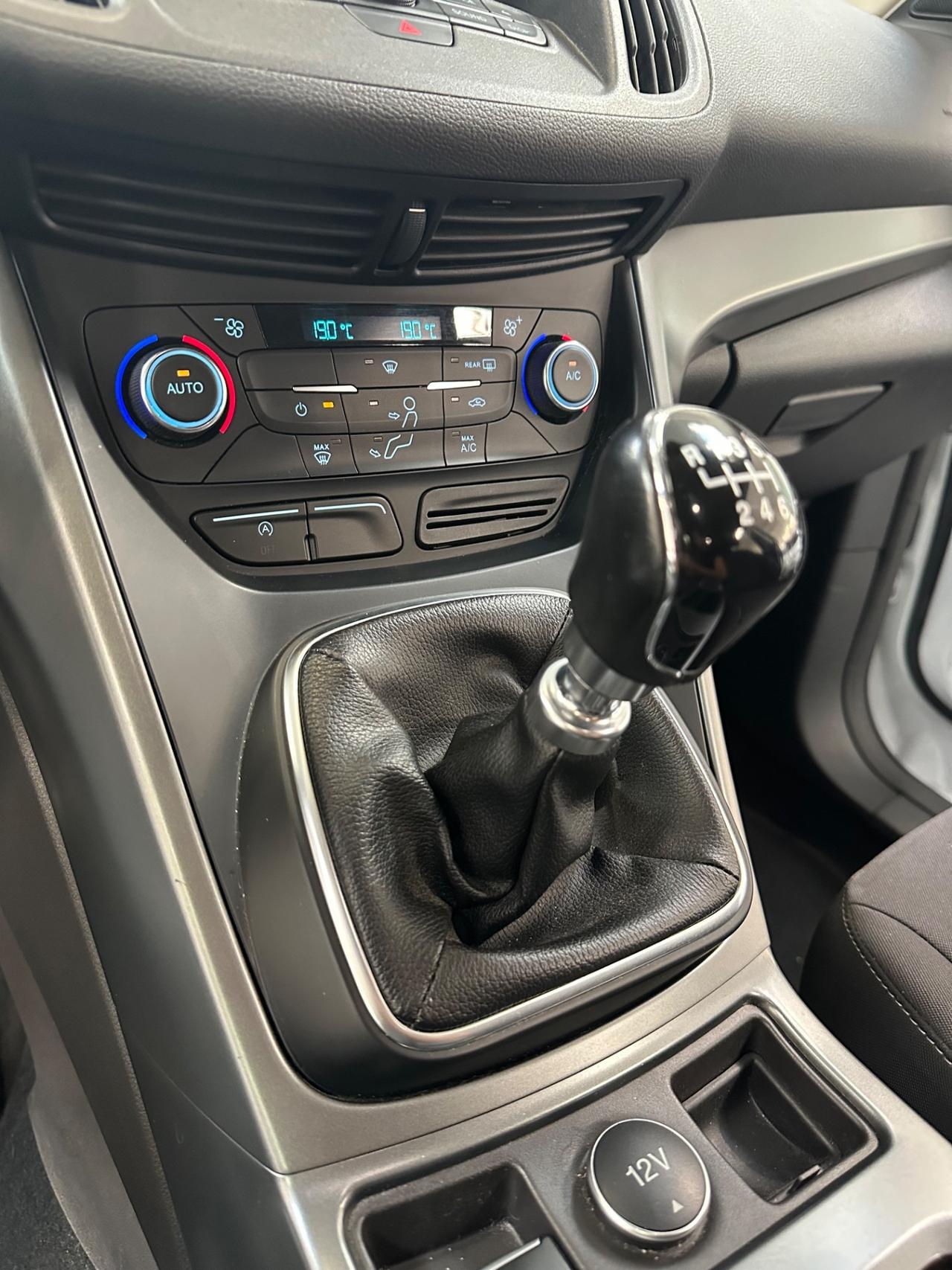 Ford Kuga 1.5 EcoBoost 120 CV S&S 2WD Titanium