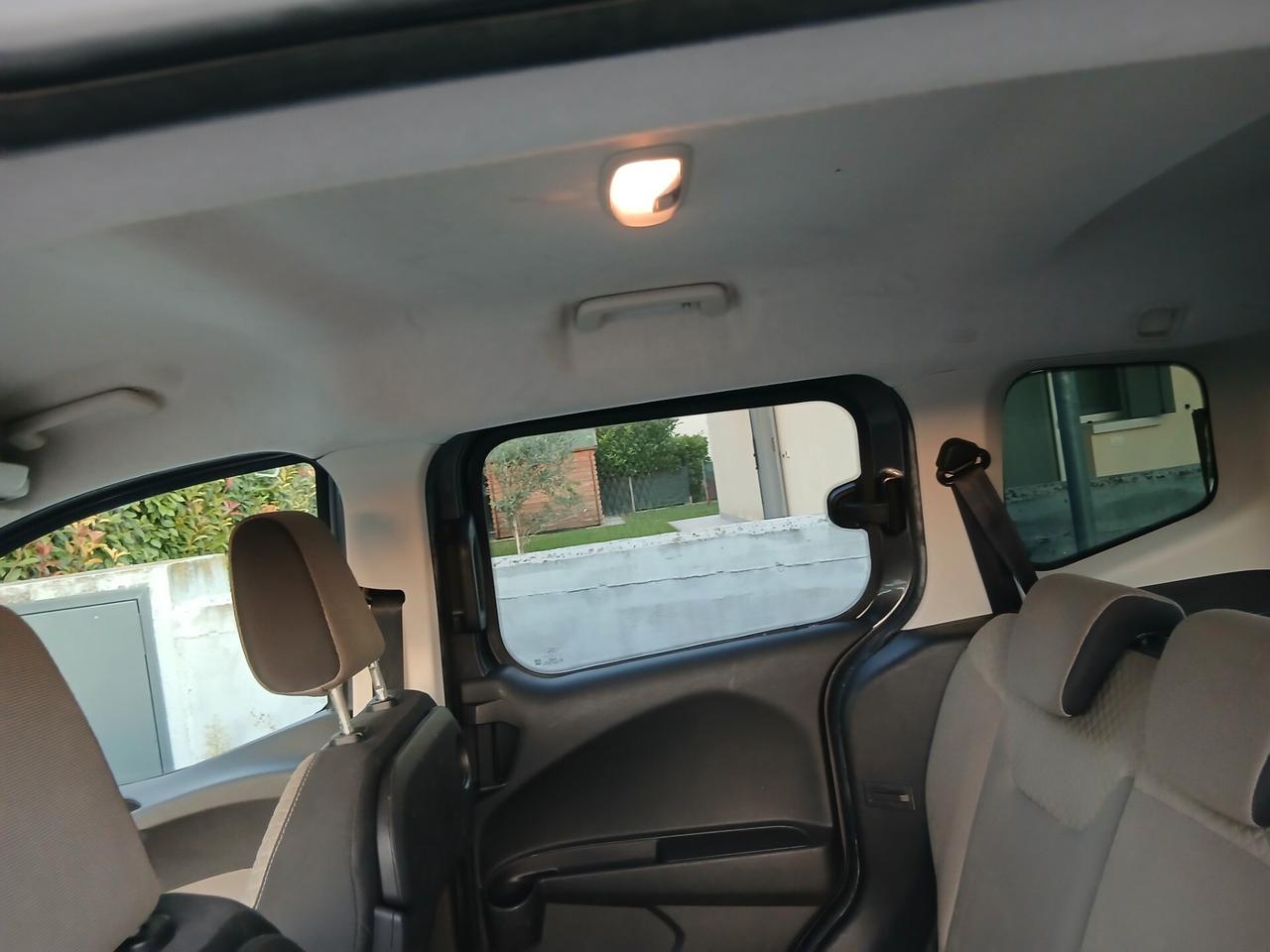 Ford Tourneo Courier 1.0 EcoBoost 100 CV Titanium tua a € 193 mese