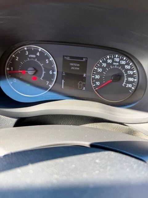 Renault Master furgonato con sponda
