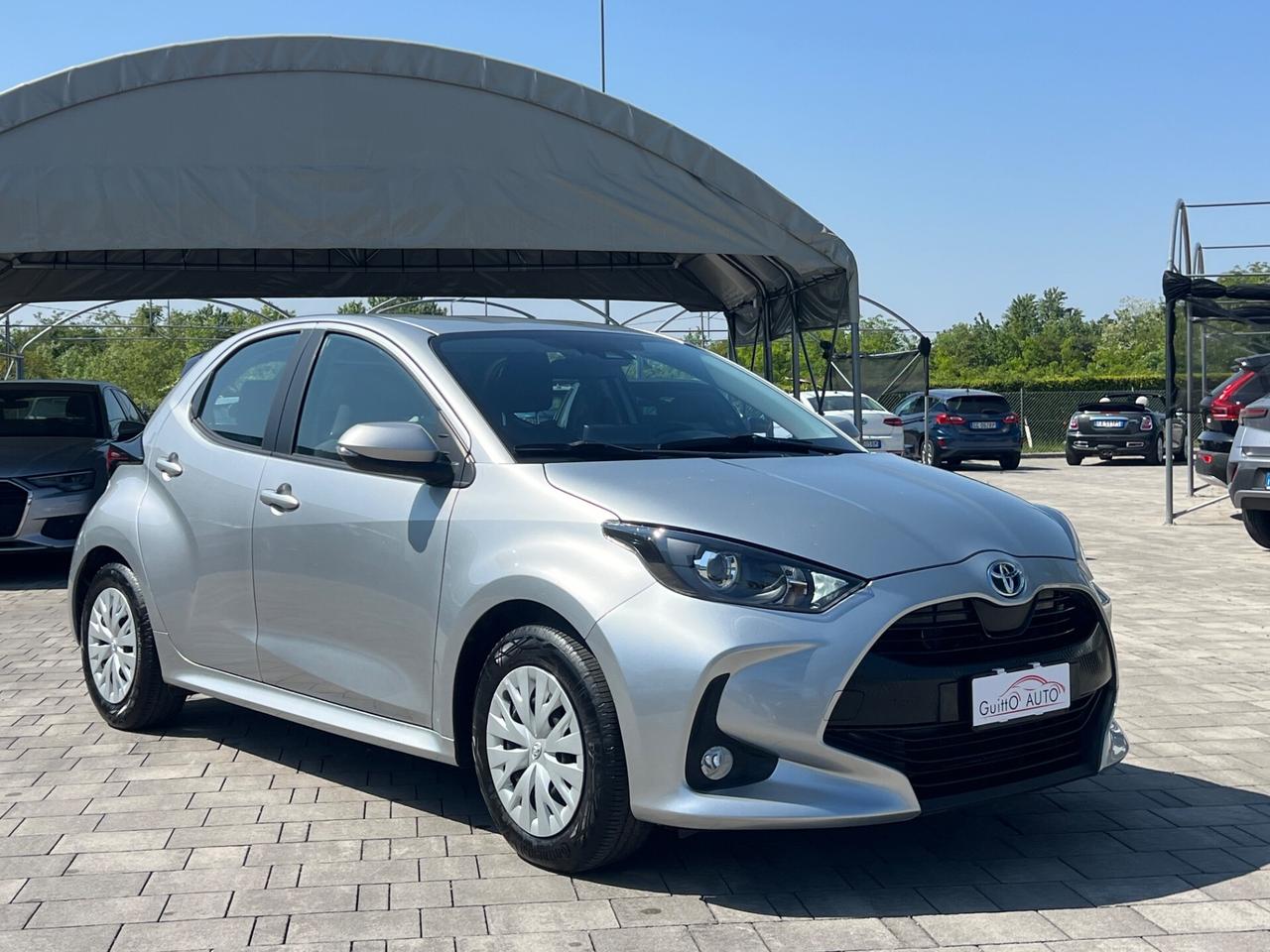 Toyota Yaris 1.5 Hybrid 5 porte Business FINANZIABILE