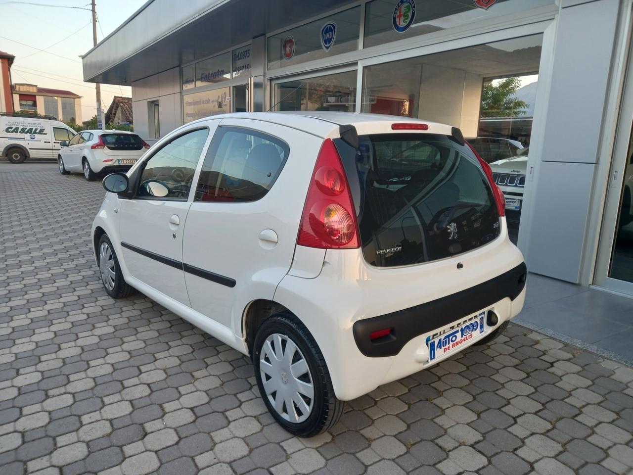 Peugeot 107 * RESTYLING* 1.0 5 PORTE 2Tronic CAMBIO AUTOMATICO