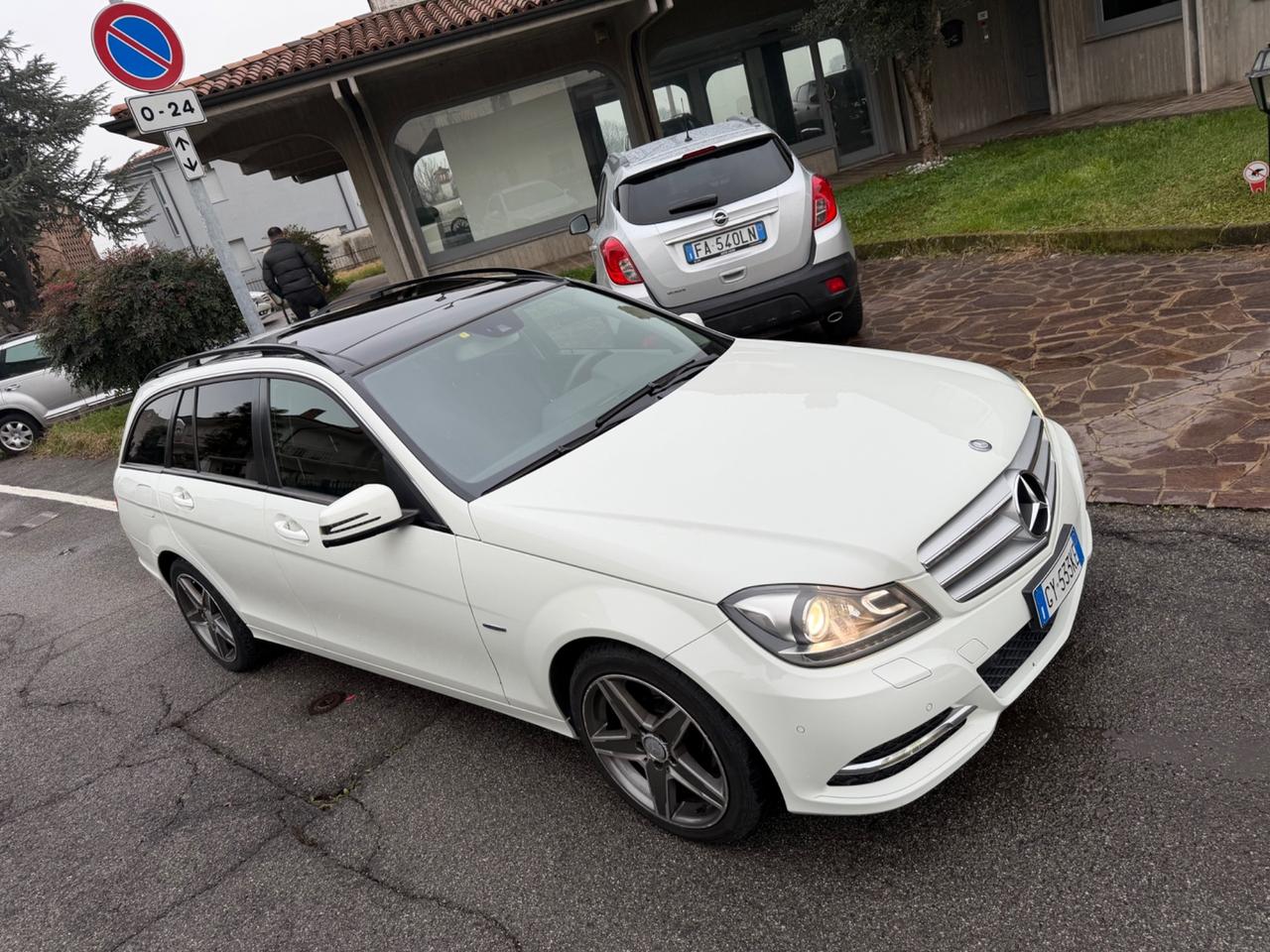 Mercedes-benz C 220 CDI BlueEFFICIENCY Avantgarde