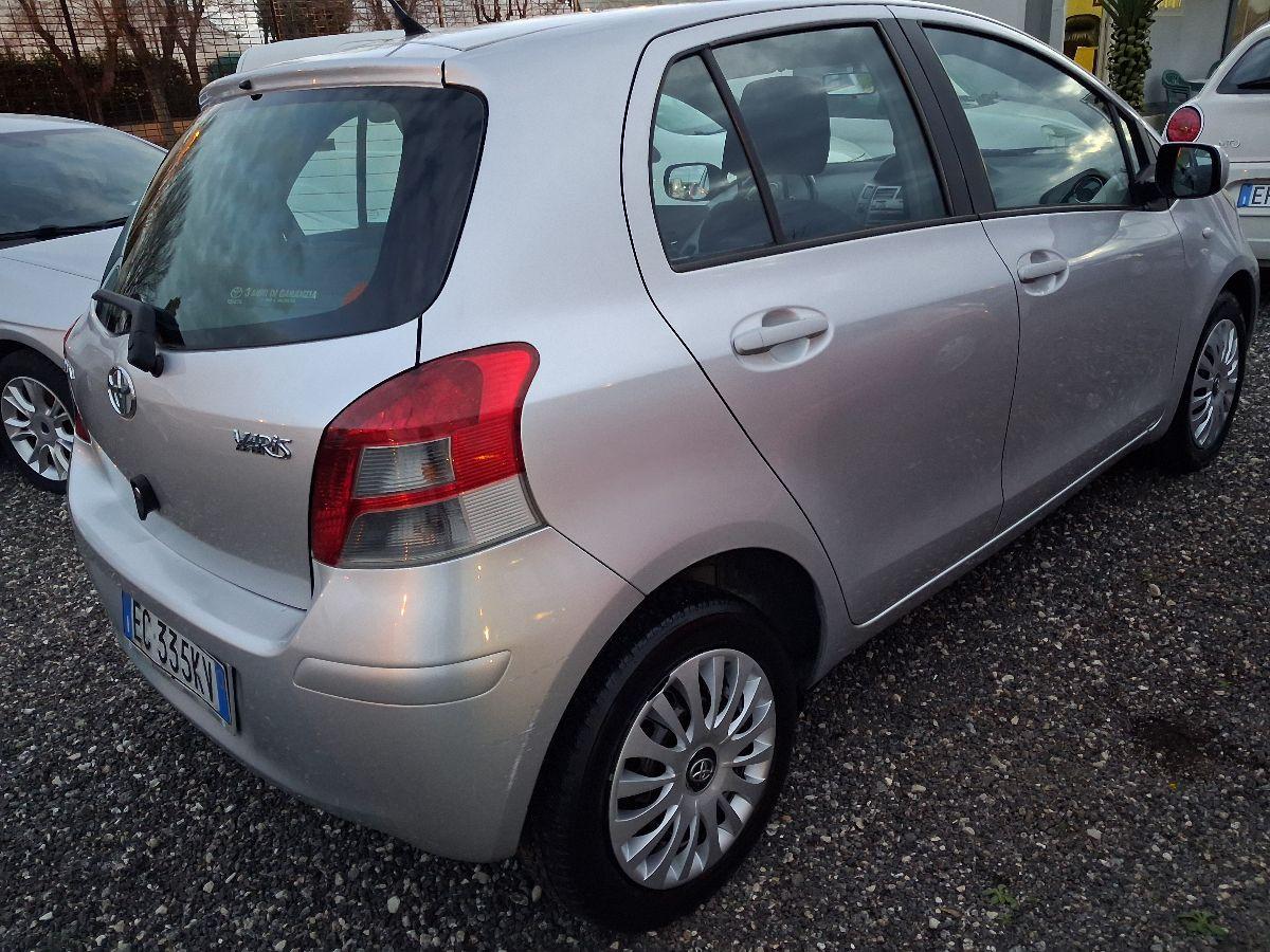 TOYOTA - Yaris - 1.0 5p. Sol