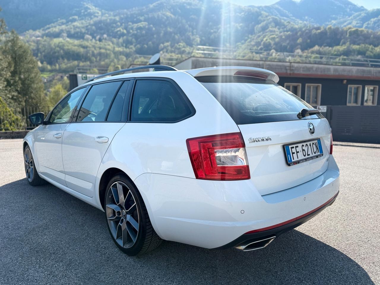 Skoda Octavia 2.0 TDI DSG Wagon RS E6 184CV