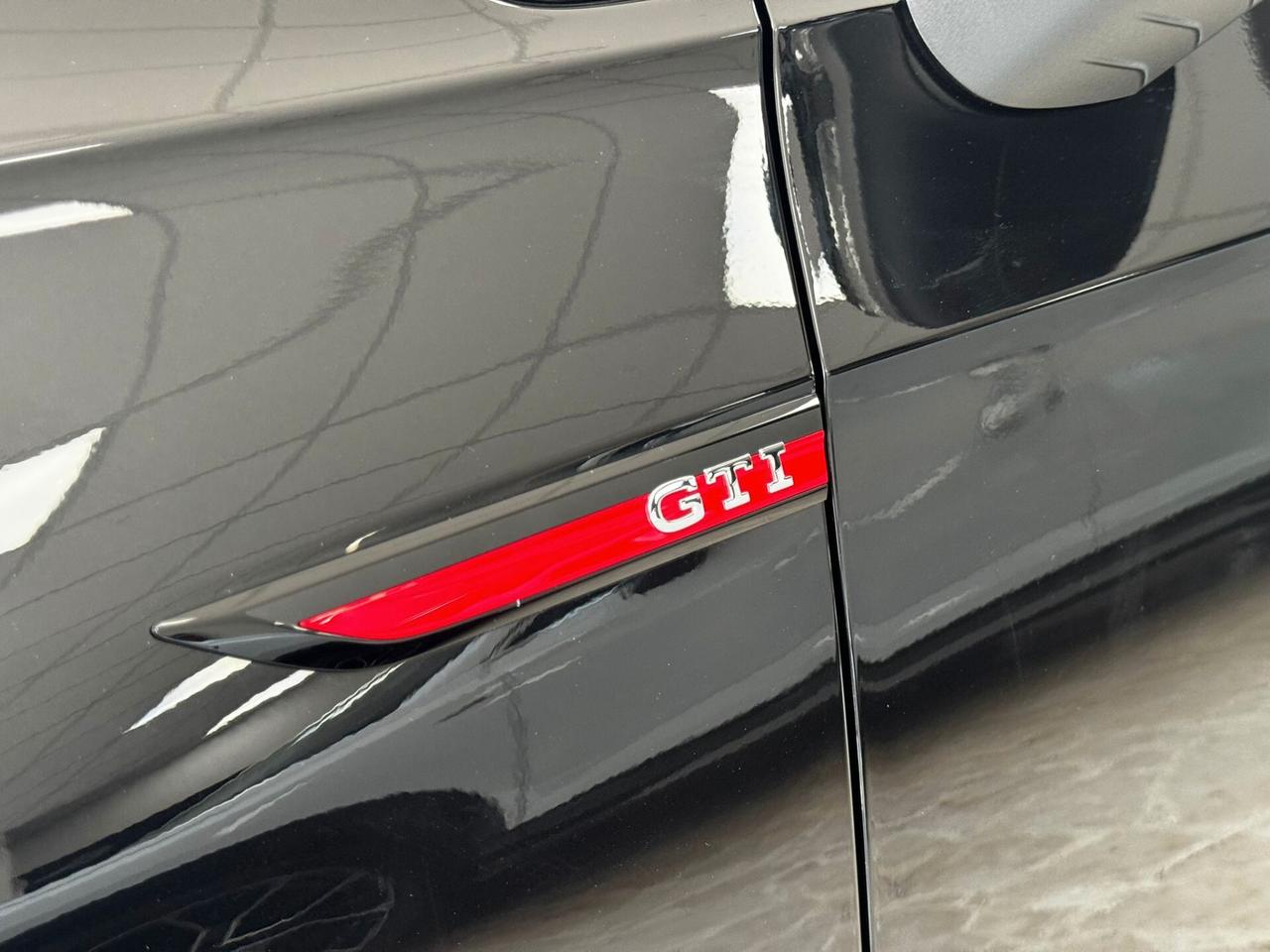 Volkswagen Golf GTI 2.0 TSI DSG