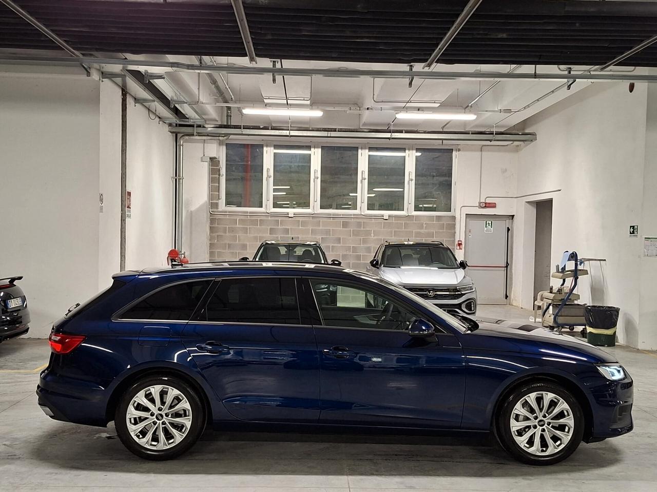 Audi A4 40 2.0 TFSI mhev Business Quattro Avant Stronic