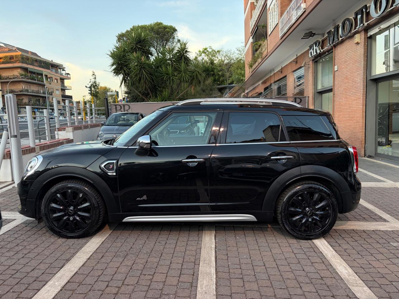 Mini Cooper SD Countryman ALL4 Total Black +C.AUTO-NAVI-H.K-LED !!