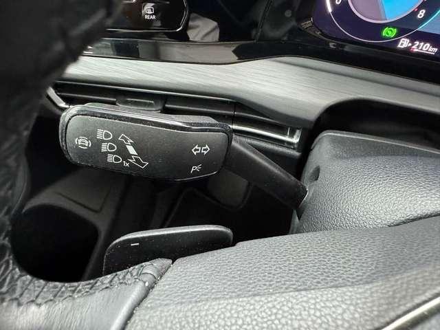 Volkswagen Golf 8 STYLE 1.5 eTSI DSG 150CV *MATRIX+RETROCAM* PROMO