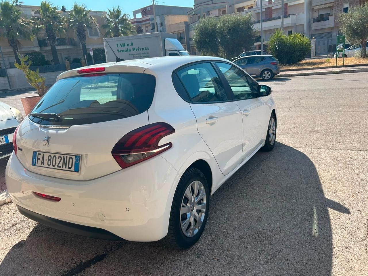 Peugeot 208 1.4 HDi 68 CV 5 porte Active