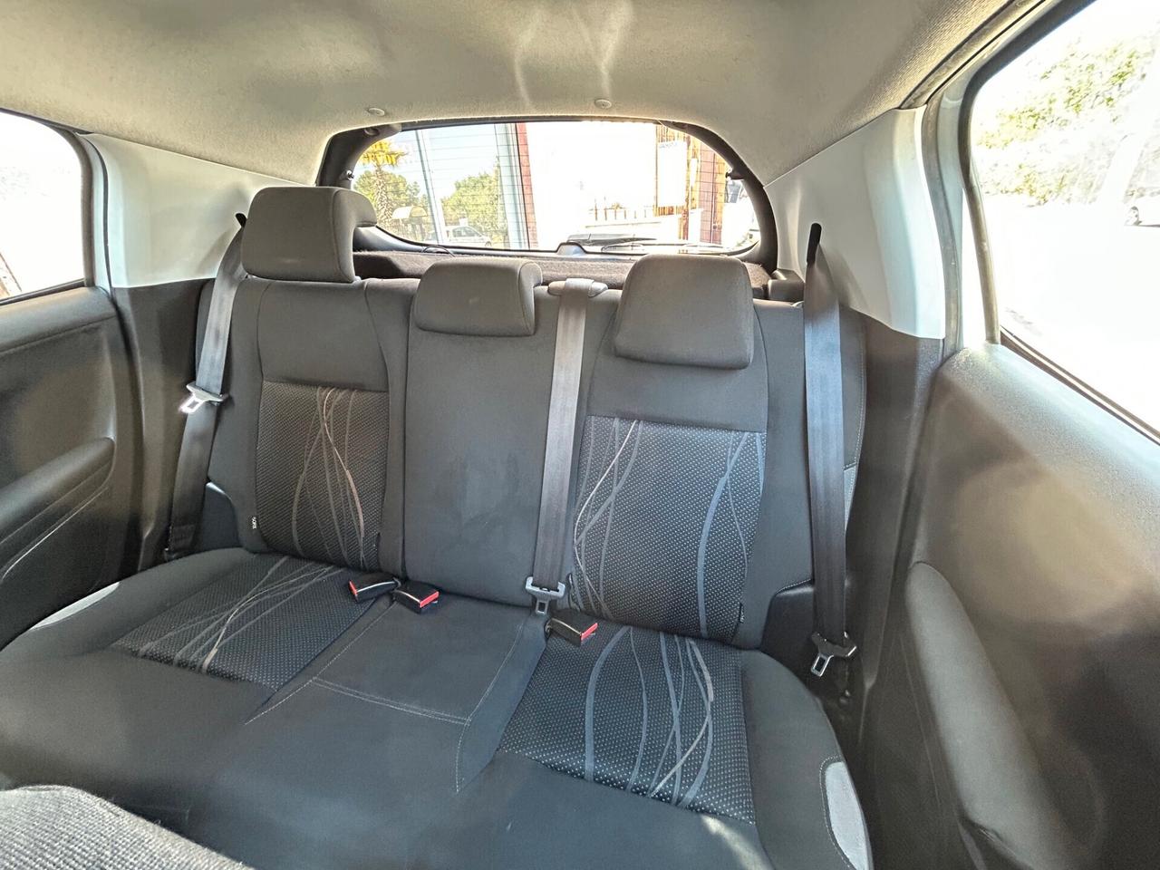 Peugeot 208 1.4 HDi 68 CV 5 porte Allure