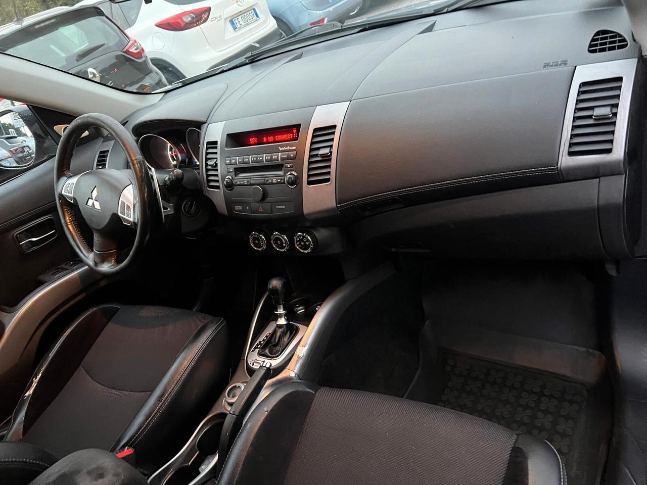 Mitsubishi Outlander 2.2 DI-D TC-SST Instyle DPF 7p