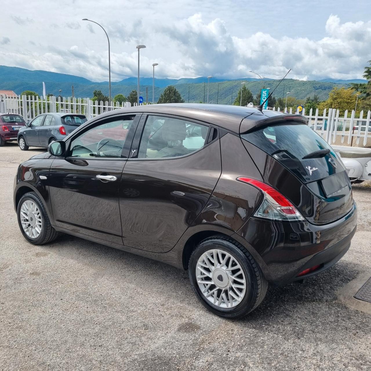 Lancia Ypsilon 1.2 69 CV Unyca