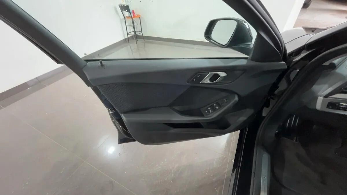 Bmw 116 116d 5p. Advantage