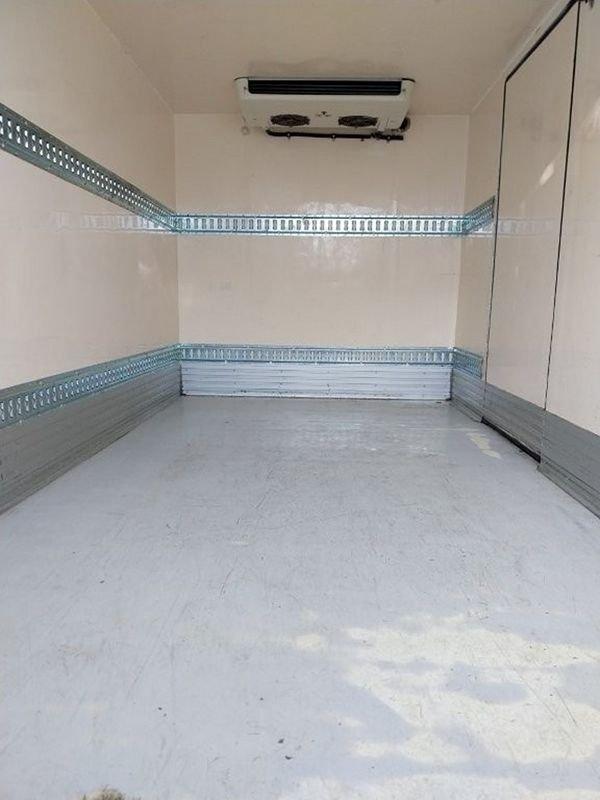 Nissan Atleon 35 2004 35.13 SE/1