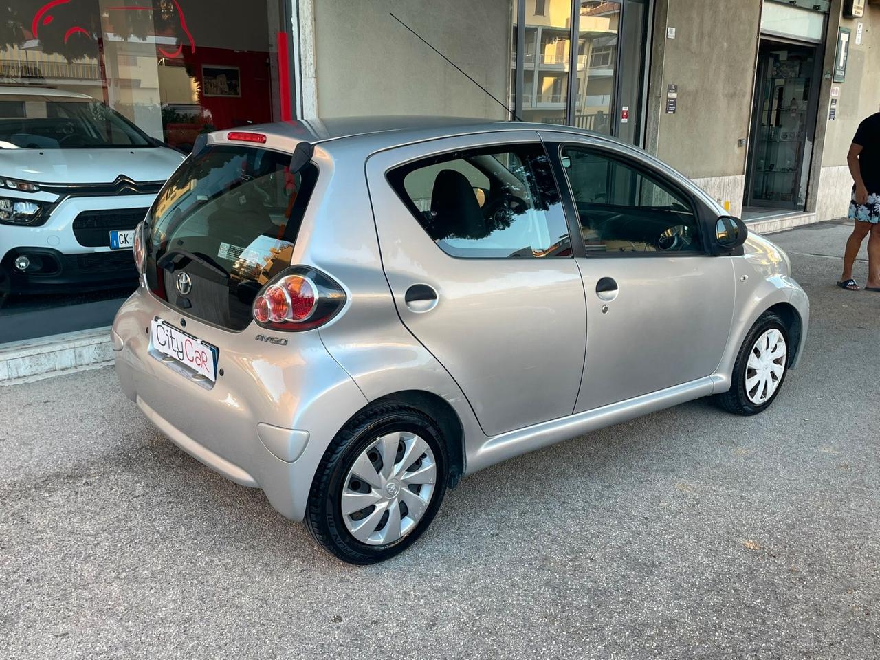 Toyota Aygo 1.0 12V VVT-i 5 porte Lounge Connect