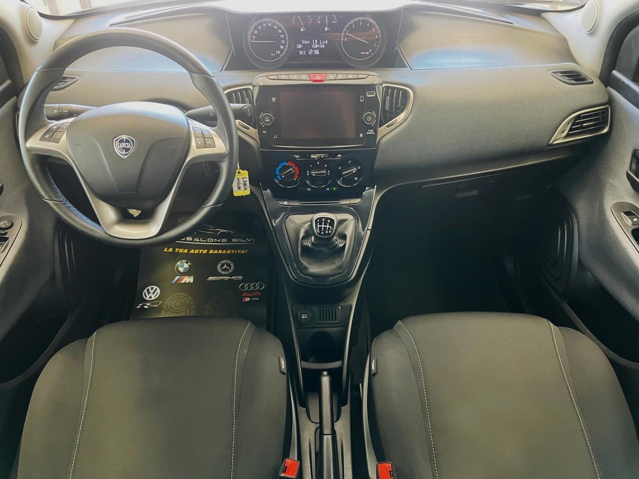 Lancia Ypsilon 1.0 Hybrid Ecochic Silver