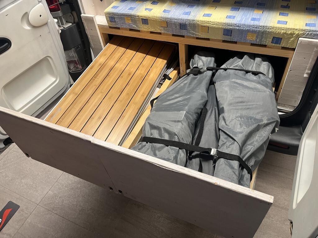 Opel Vivaro 2.5 CDTI Camping Letto Cucina Gancio