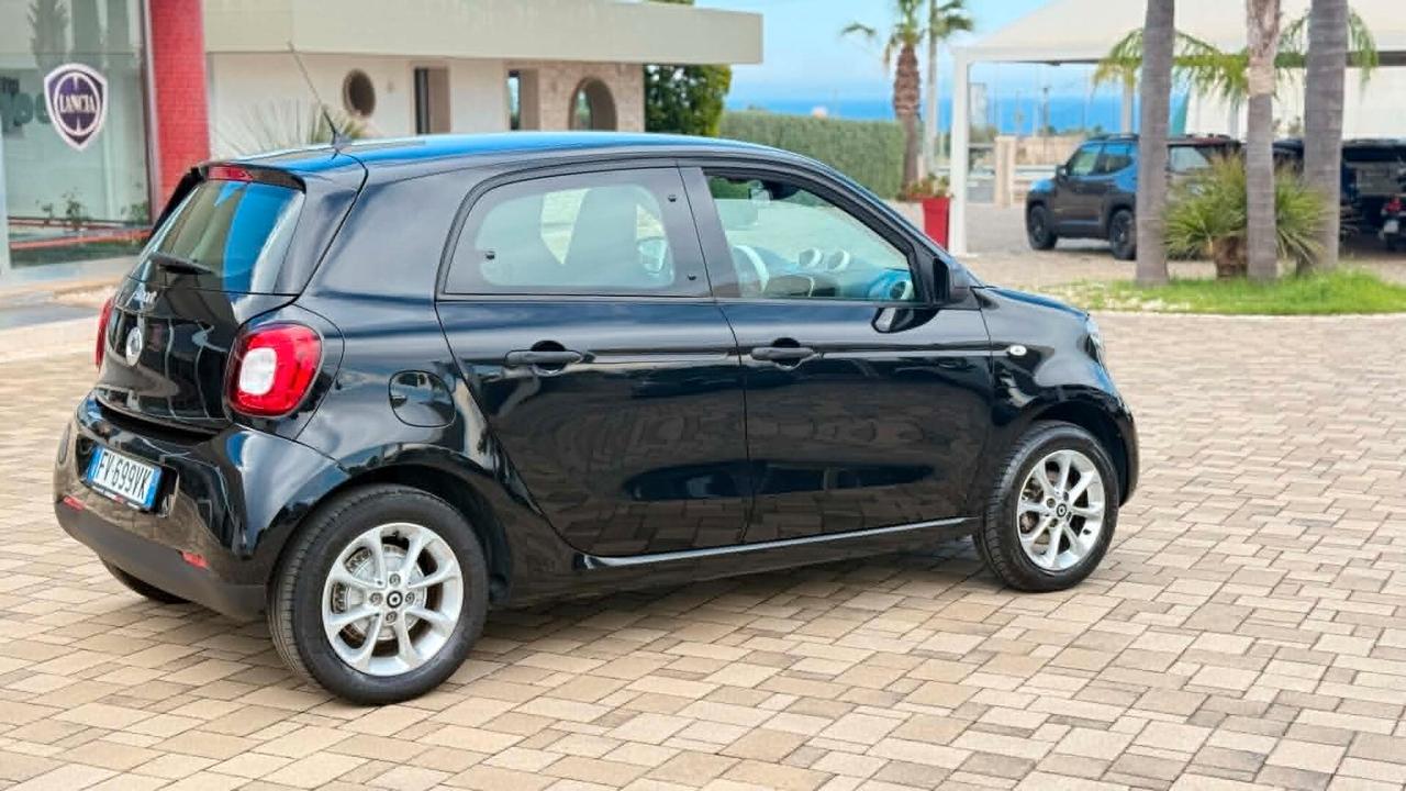 Smart ForFour 70 1.0 Youngster