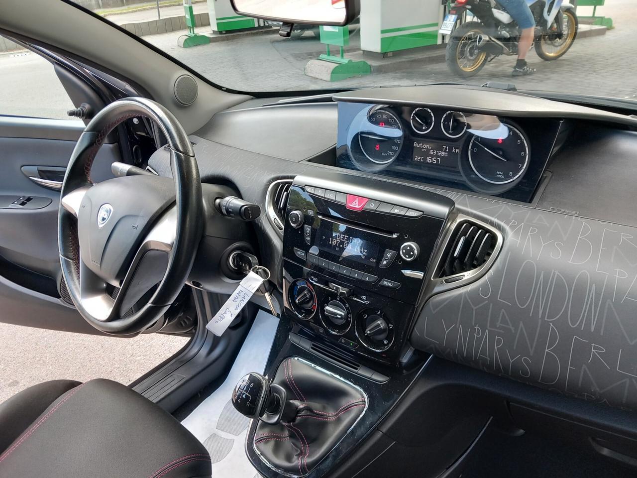 Lancia Ypsilon 1.2 EURO 6 Platinum