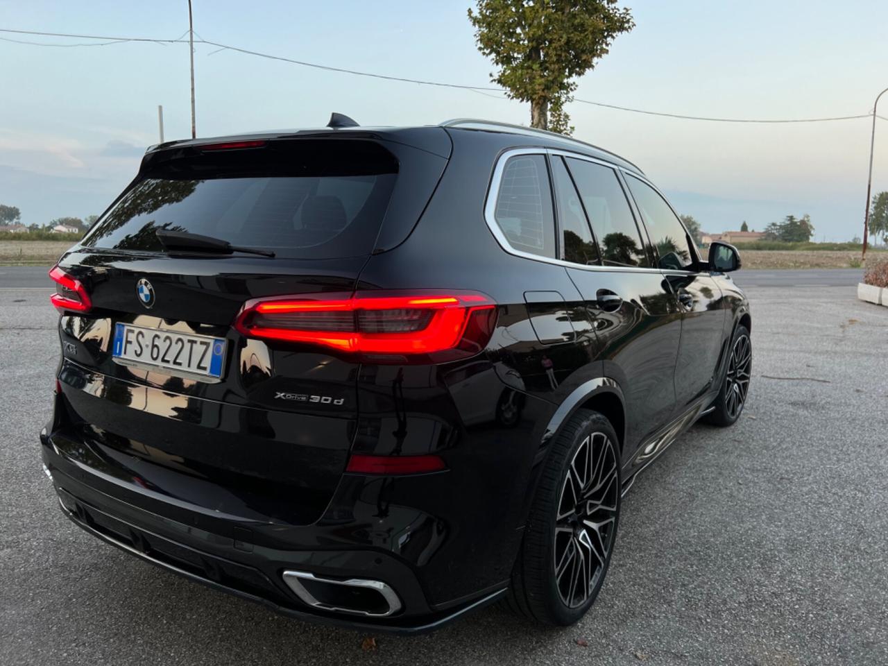 Bmw X5 xDrive30d Msport Carbon Maxton design