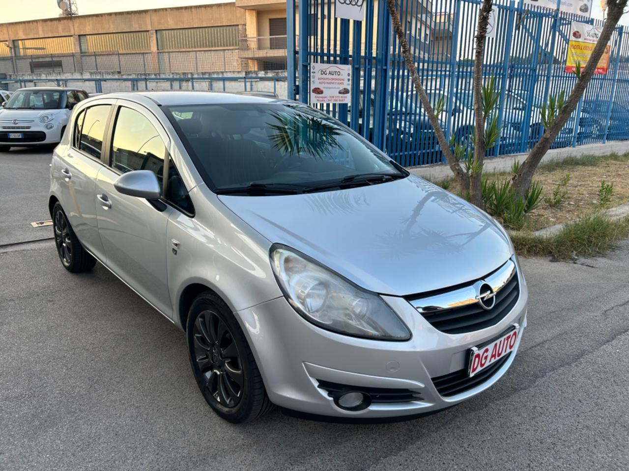 Opel Corsa 1.2 benzina 85 cavalli 2011