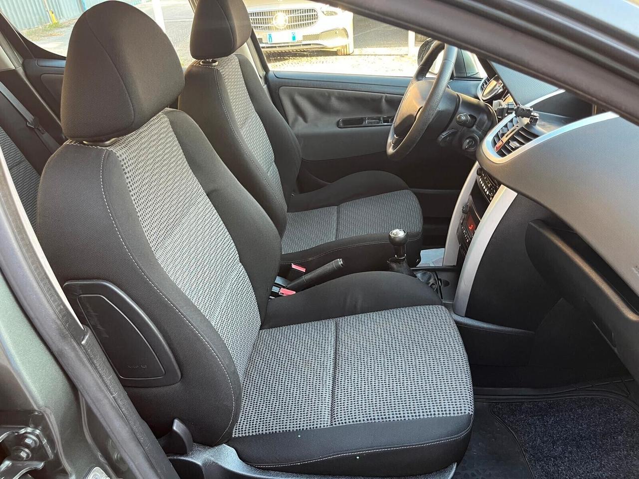 Peugeot 207 2010 Premium Sport 1.6 HDi 90CV Euro5