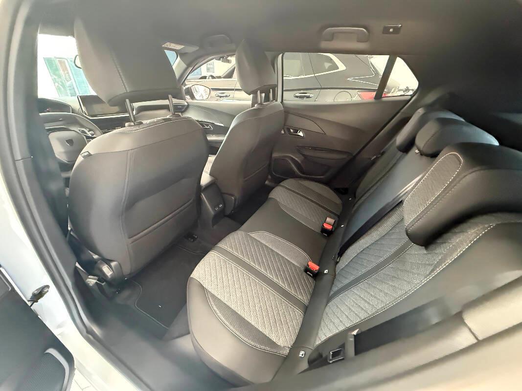 Peugeot 2008 PEUGEOT 2008 1.2 hybrid Allure 145cv e-dcs6 KM0