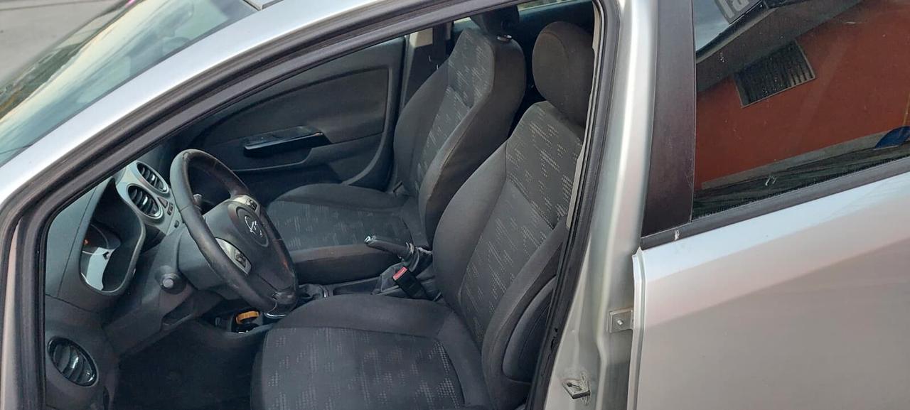 Opel Corsa 1.2 5 porte Cosmo