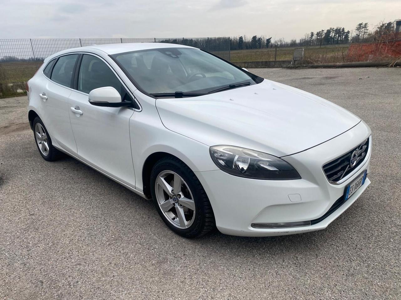 Volvo V40 D2 1.6 Summum EURO5B