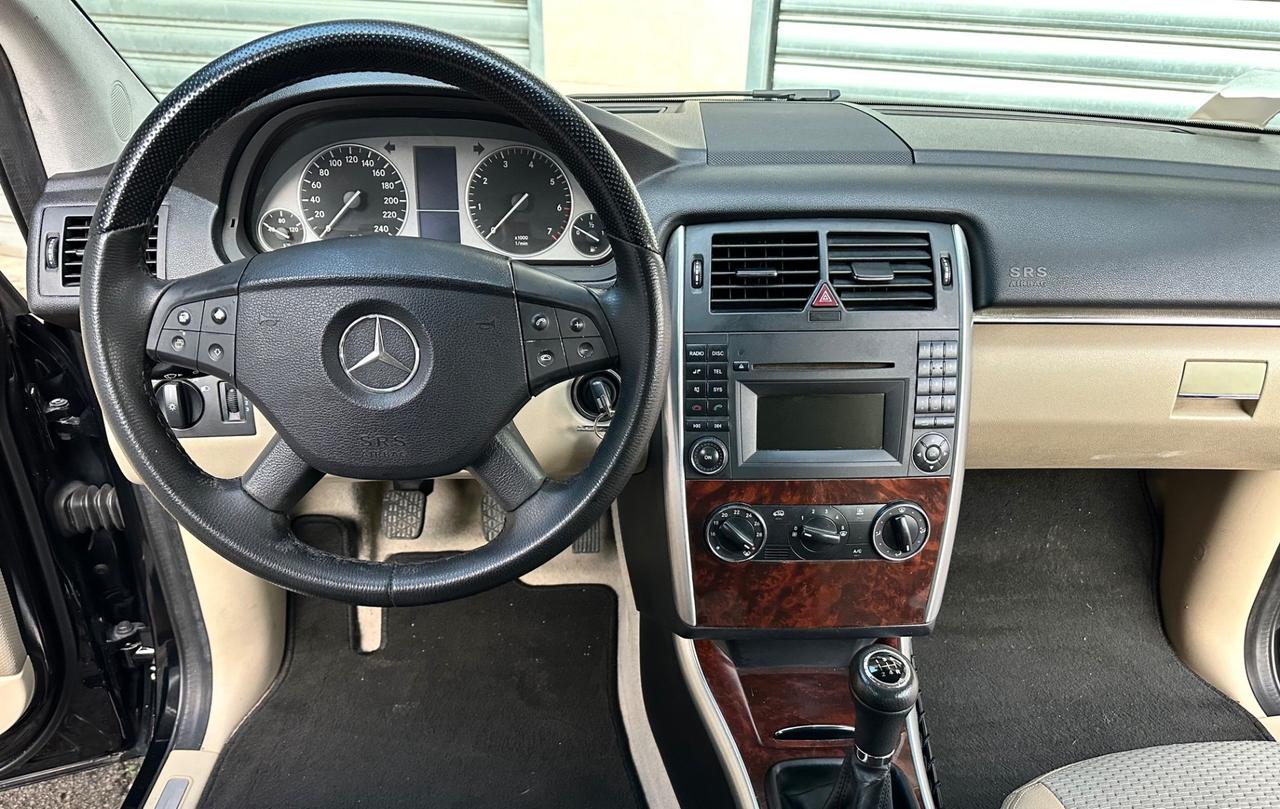 Mercedes-Benz B 180 NGT BlueEFFICIENCY-BENZ/METANO