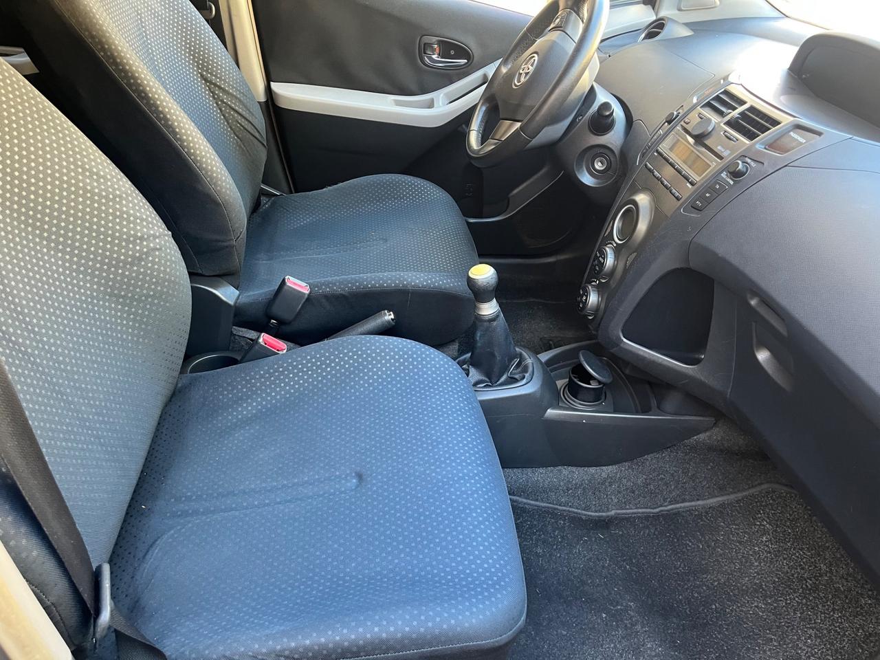 Toyota Yaris 1.0 5 porte Sol