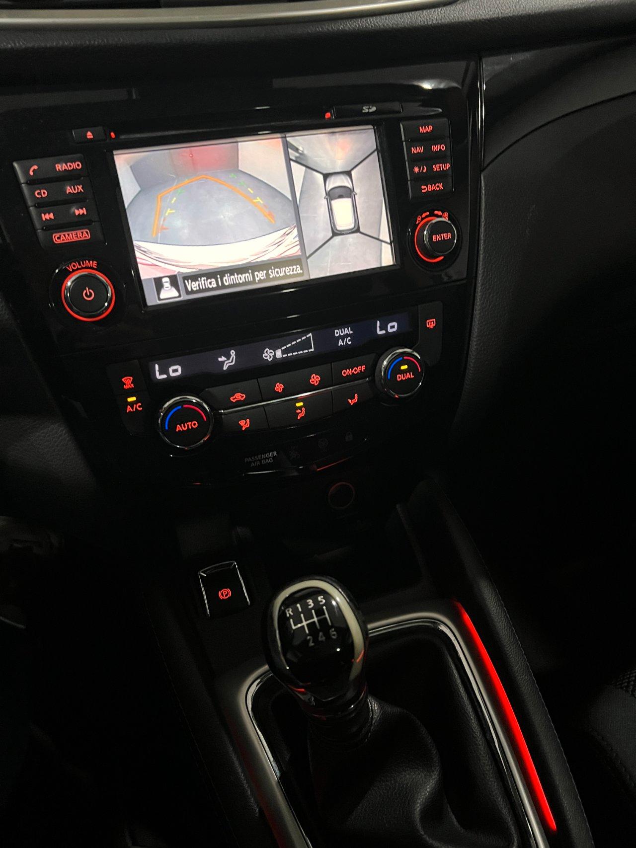Nissan Qashqai 1.5 dci Tekna 110cv E6 TETTO PANORAMICO