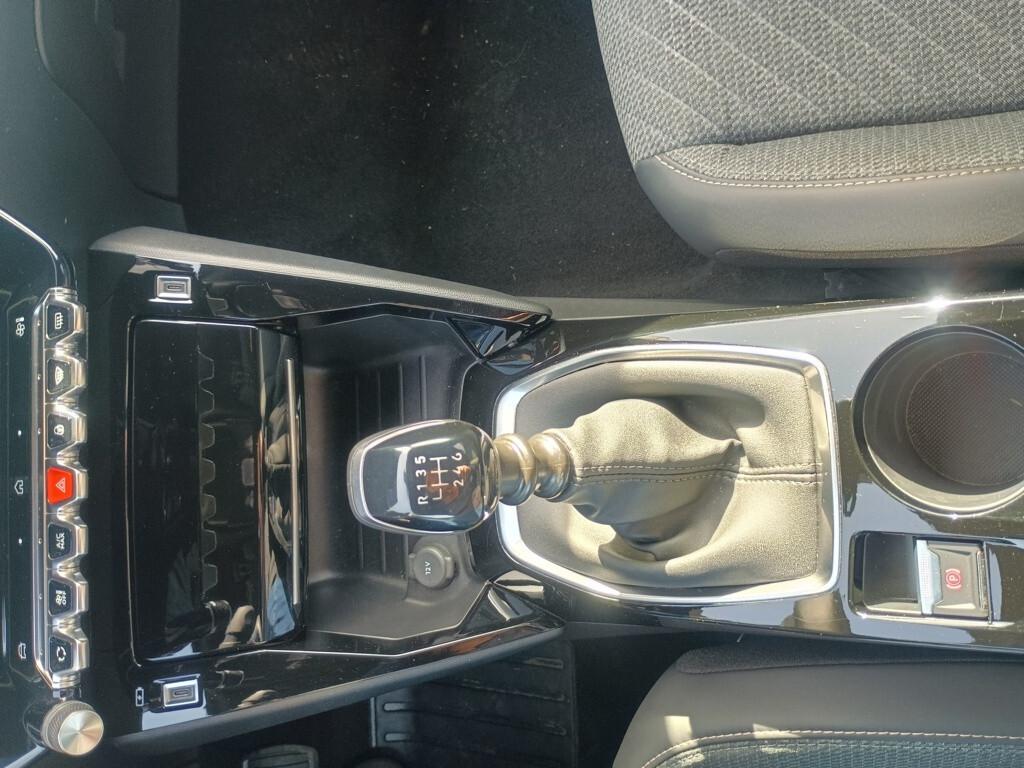 Peugeot 2008 1.2 100cv Allure