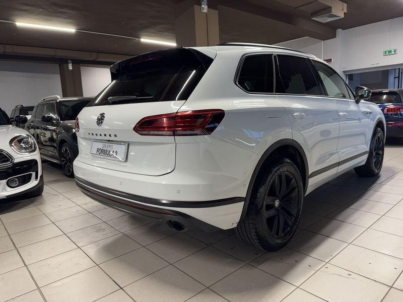 Volkswagen Touareg 3.0 TDI Black Style